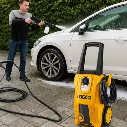Vysokotlaková umývačka vozidla so striekacou pištoľou